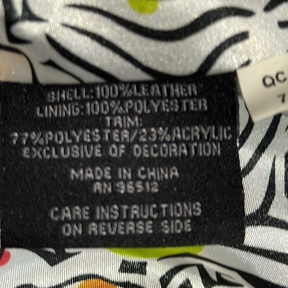 Saguaro Black Suede with Removable Faux Fur Collar and Beading Detail Vest - EUC - Picture 9 of 10